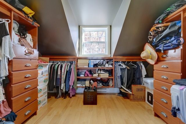 Walk-in closet