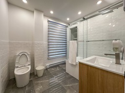 Ensuite bathroom