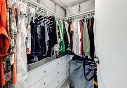 Walk-in closet