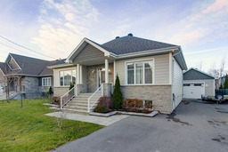 Bungalow - 232 Rue des Alexandrins - Frontage