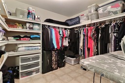 Walk-in closet