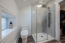 Ensuite bathroom