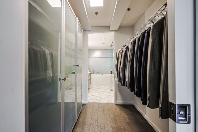 Walk-in closet