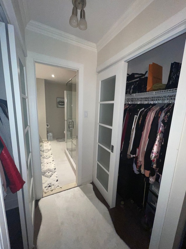 Walk-in closet