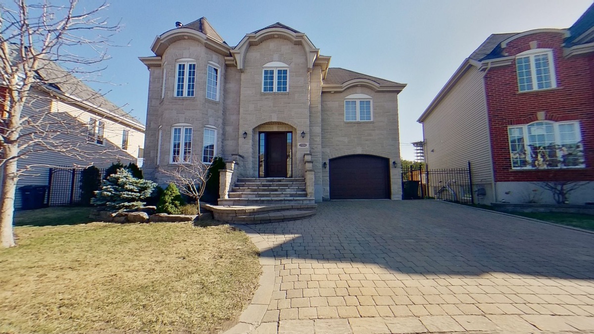 Maison A Etages A Vendre 2990 Rue Chateaubriand Laval Chomedey