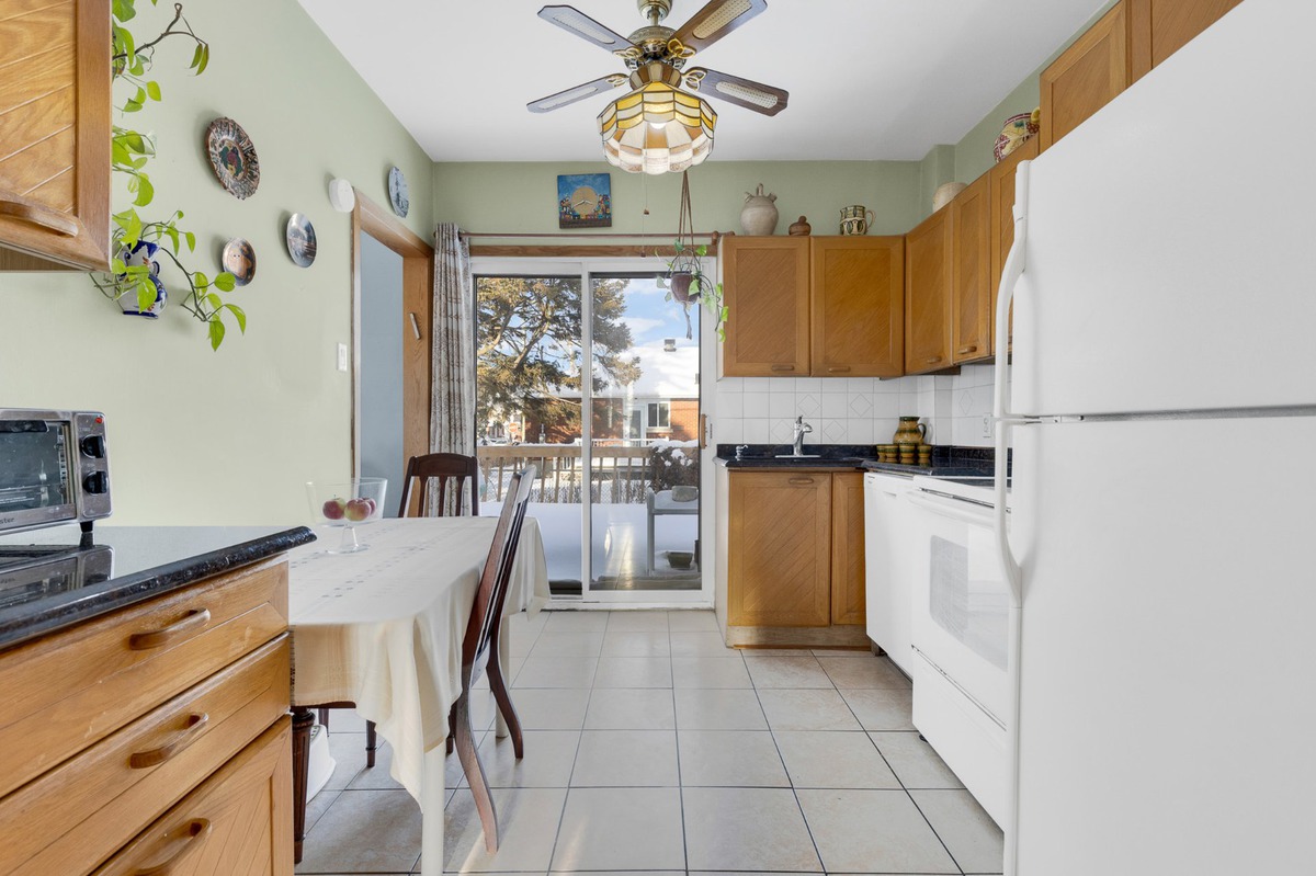 Bungalow - 397 Rue St-Aubin - Kitchen