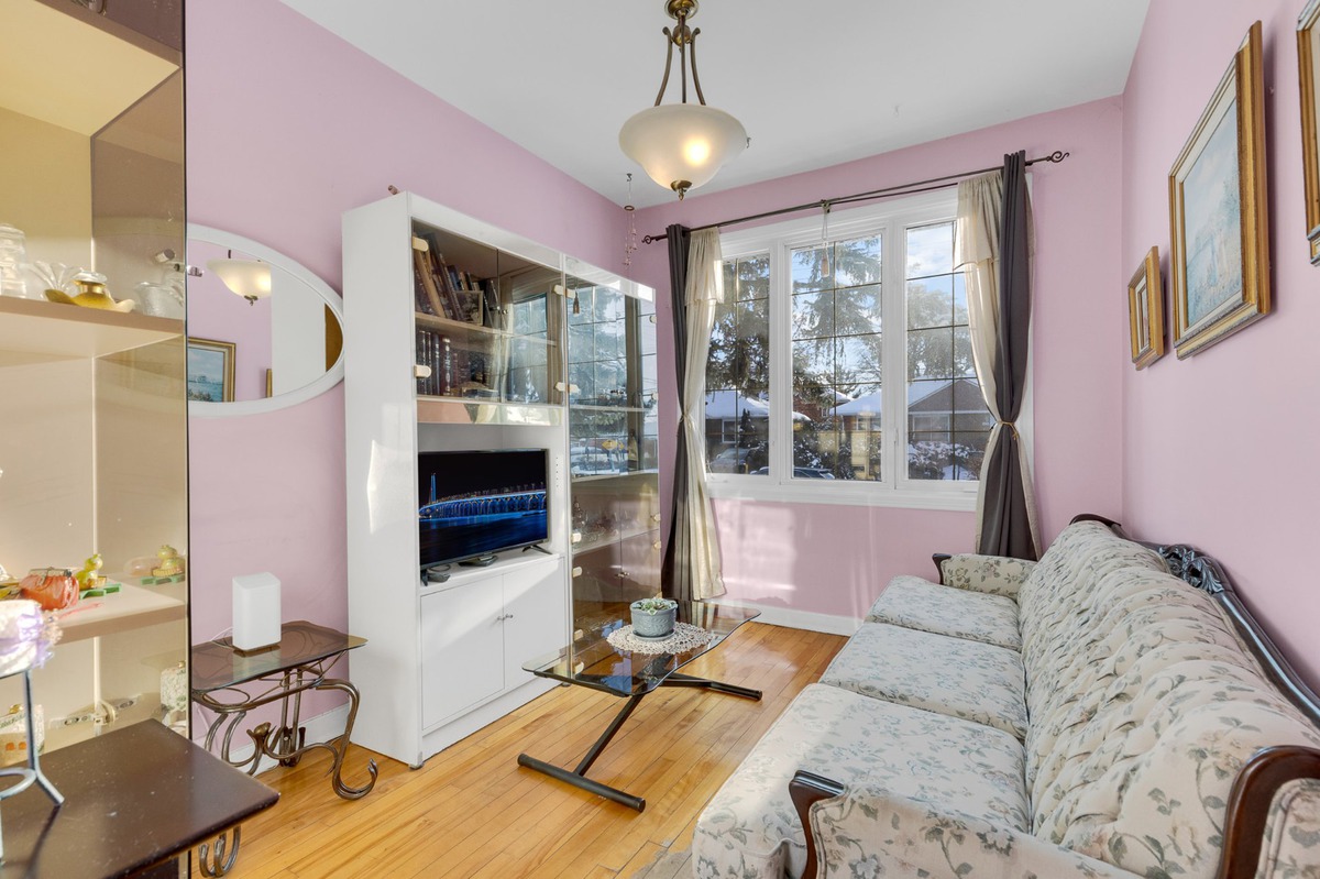 Bungalow - 397 Rue St-Aubin - Bedroom