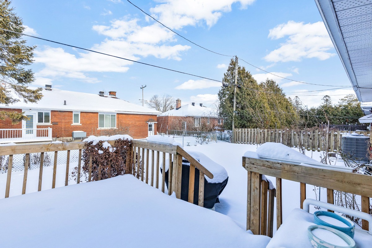 Bungalow - 397 Rue St-Aubin - Backyard