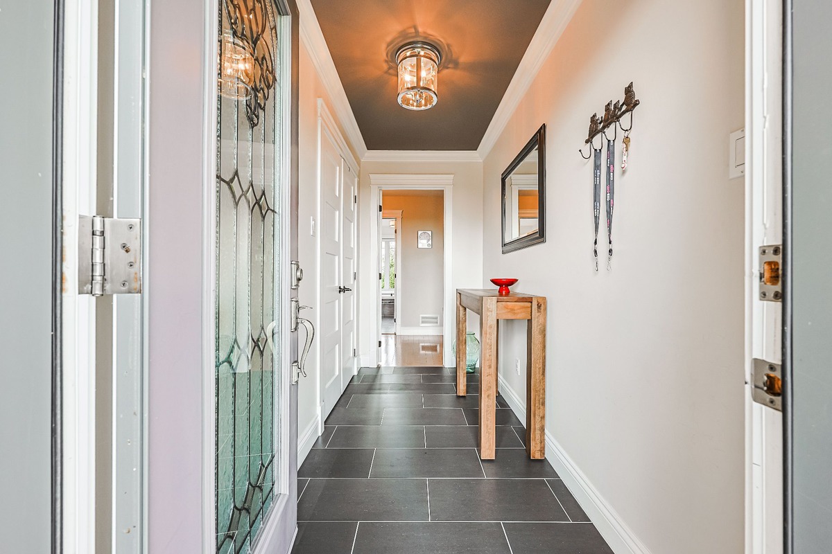 Bungalow - 295 Rg d'Argenteuil - Hallway