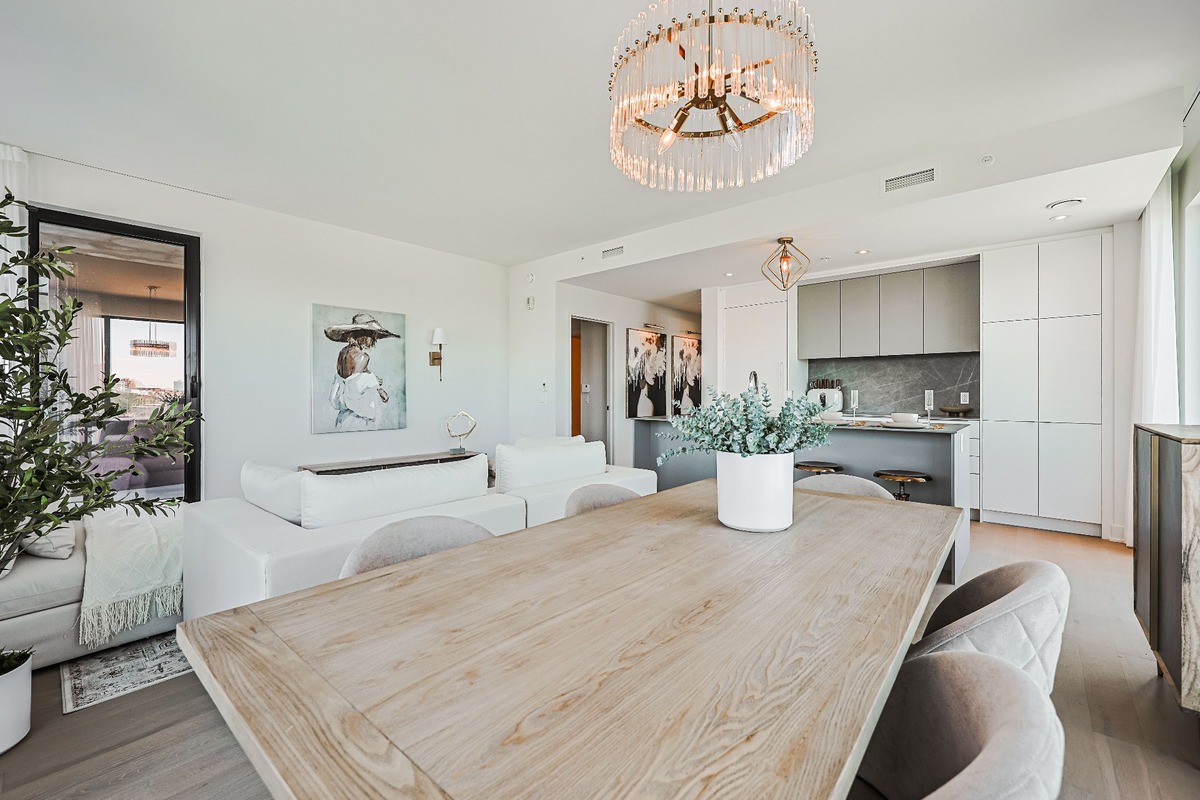 Apartment - 399 Rue de la Rotonde, app. 908 - Dining room