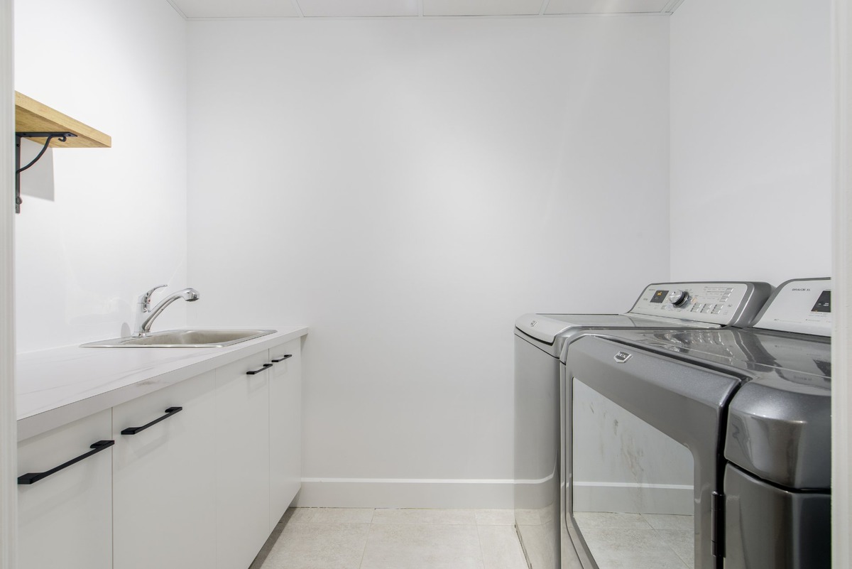 Bungalow - 232 Rue des Alexandrins - Laundry room